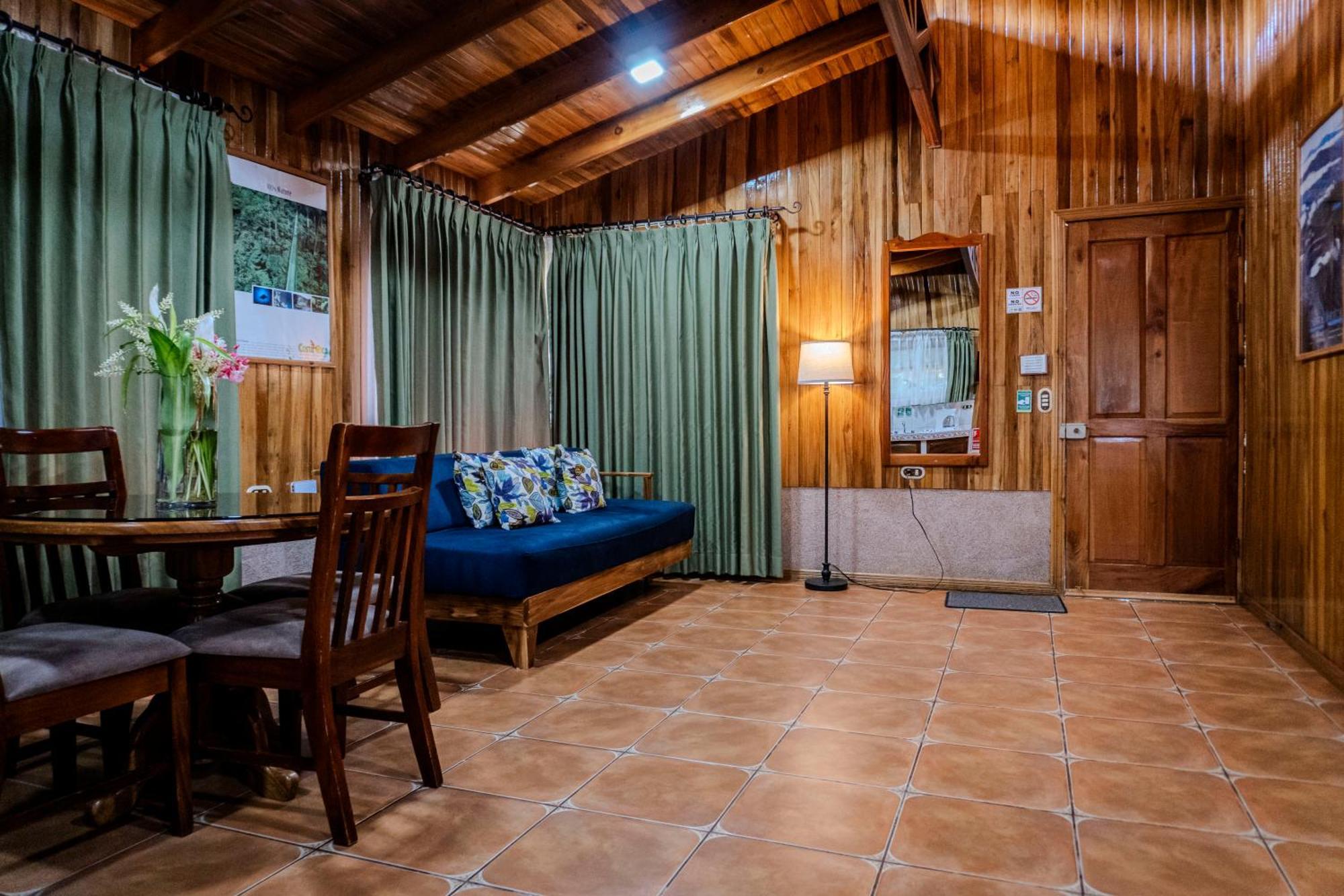 Los Pinos Cabins & Reserve Monteverde Номер фото