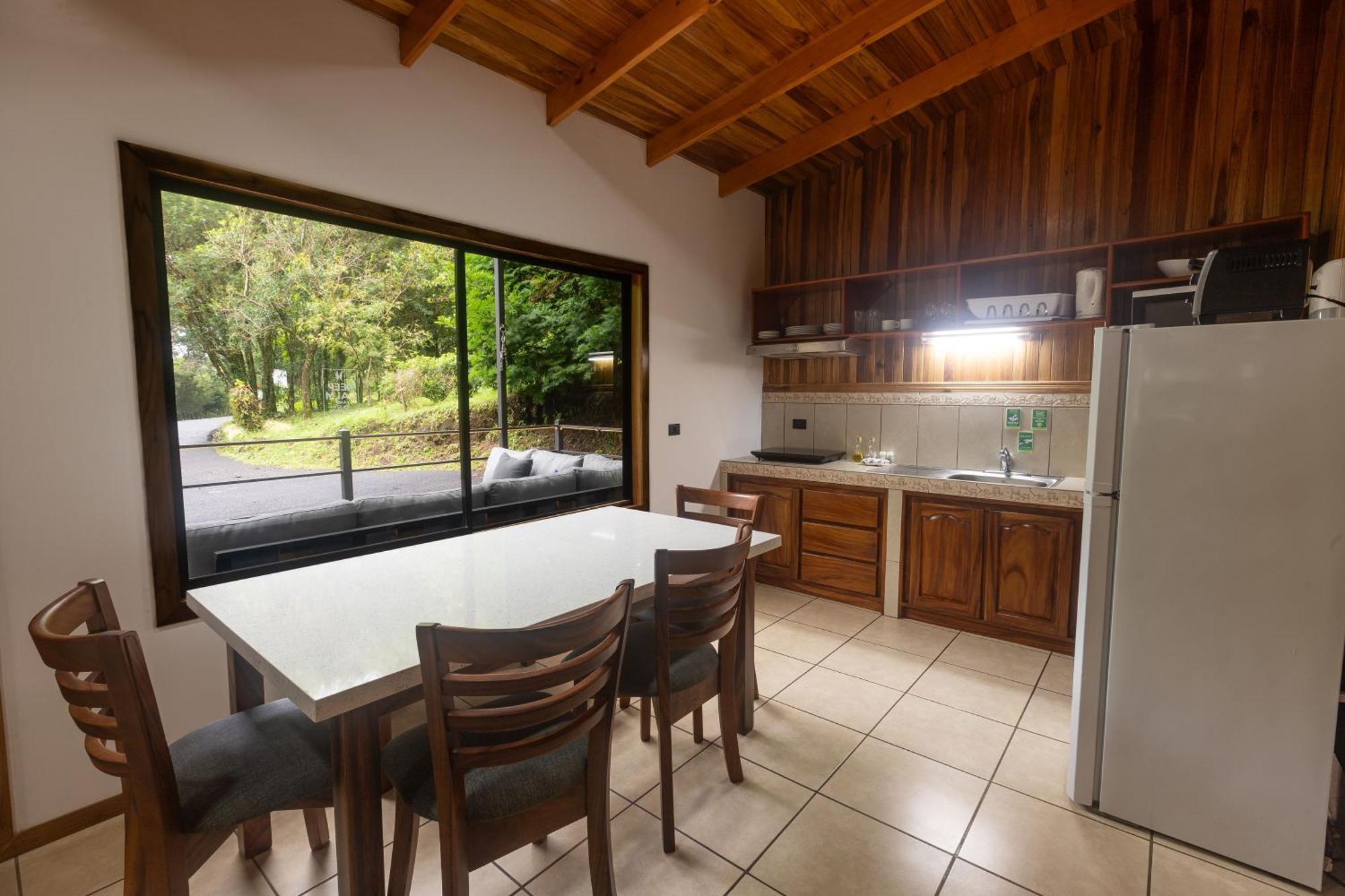 Los Pinos Cabins & Reserve Monteverde Номер фото