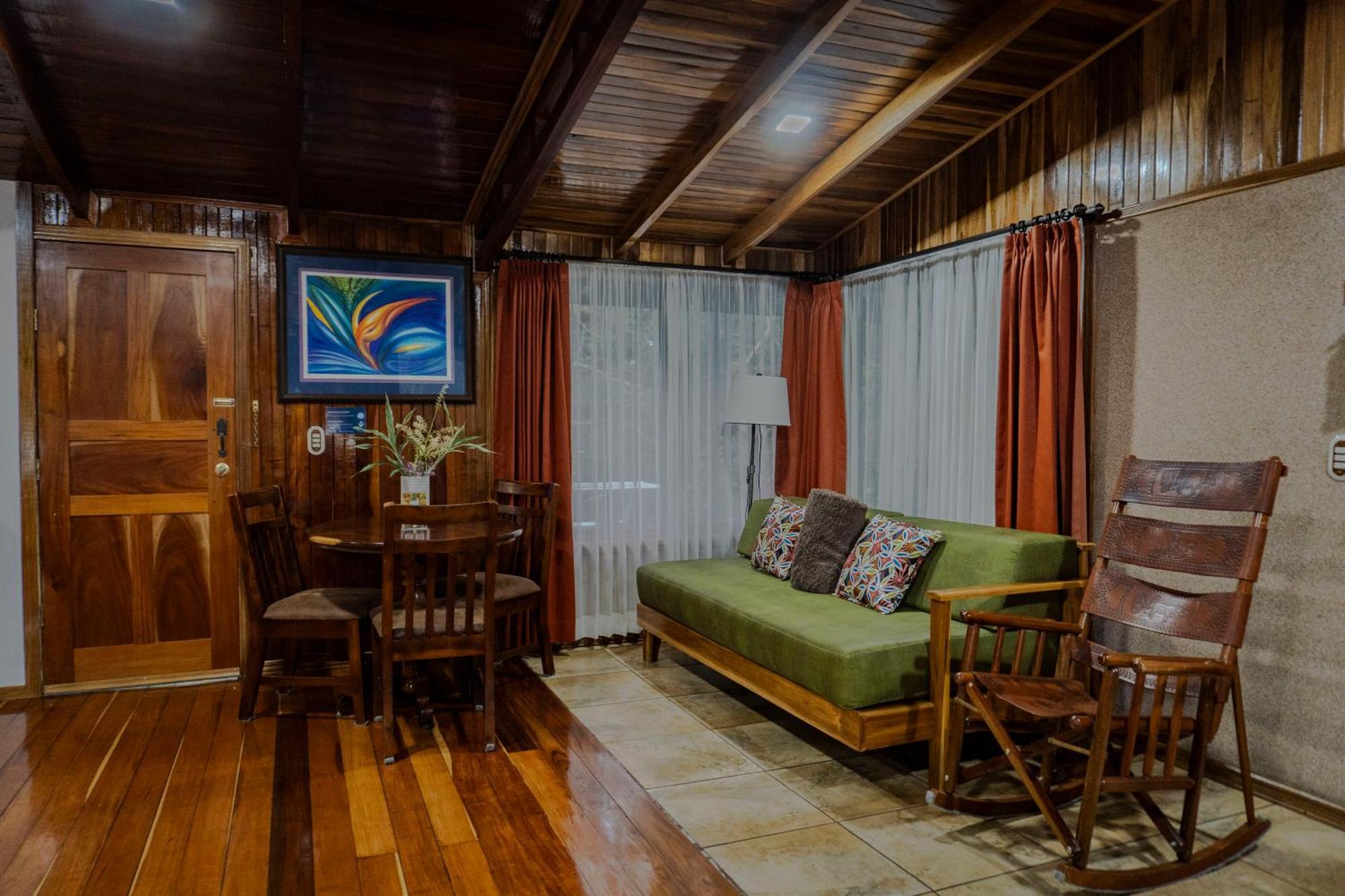 Los Pinos Cabins & Reserve Monteverde Номер фото